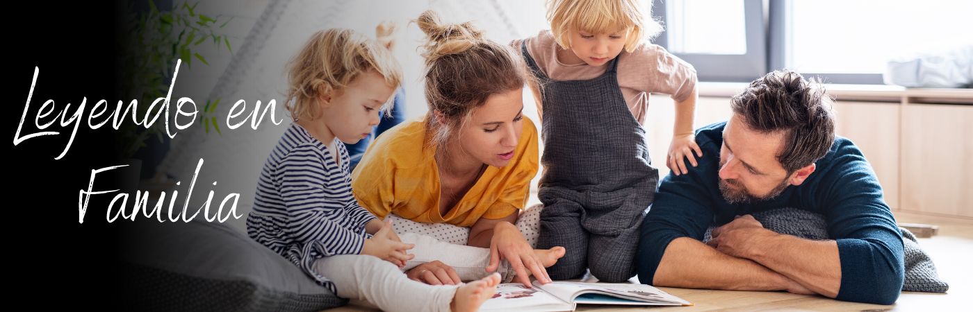 Familia leyendo